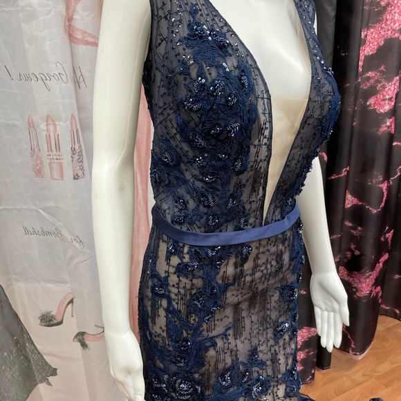 Custom 1 of a kind gown size 24 navy and nude with train beautiful beadwork nwt - Picture 5 of 6